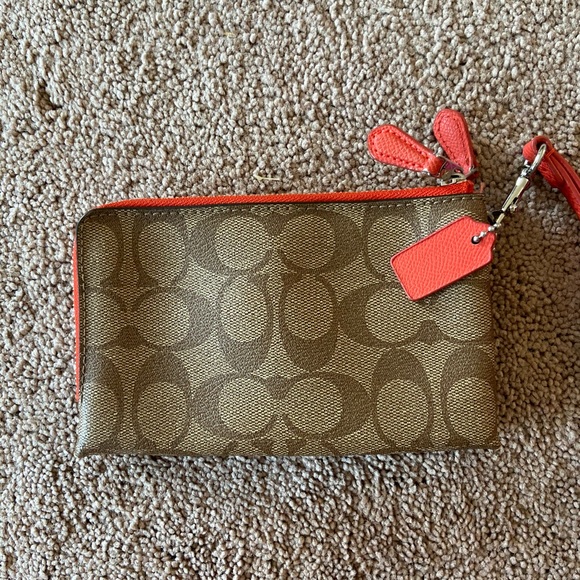 NWOT Coach wristlet - Picture 2 of 3